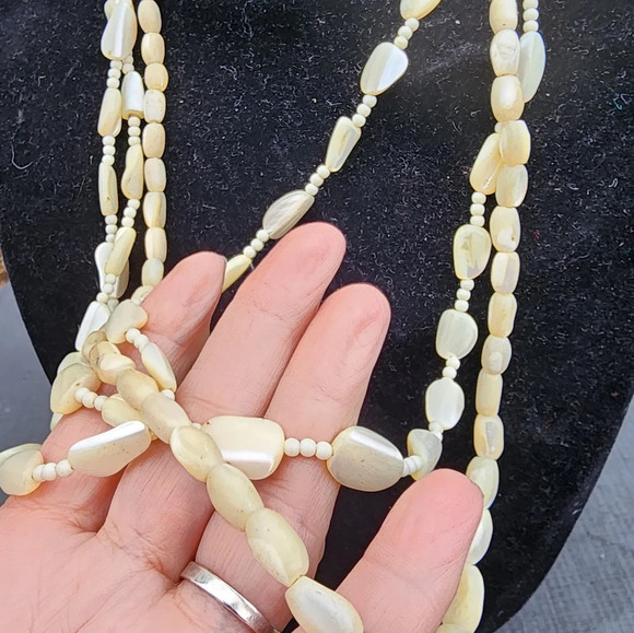 Vintage mother of pearl necklaces‎ - Picture 11 of 16
